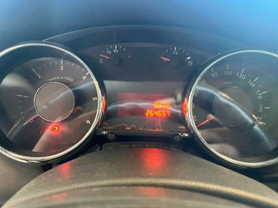 Peugeot 3008 1.6 HDi 110CV Business (10)