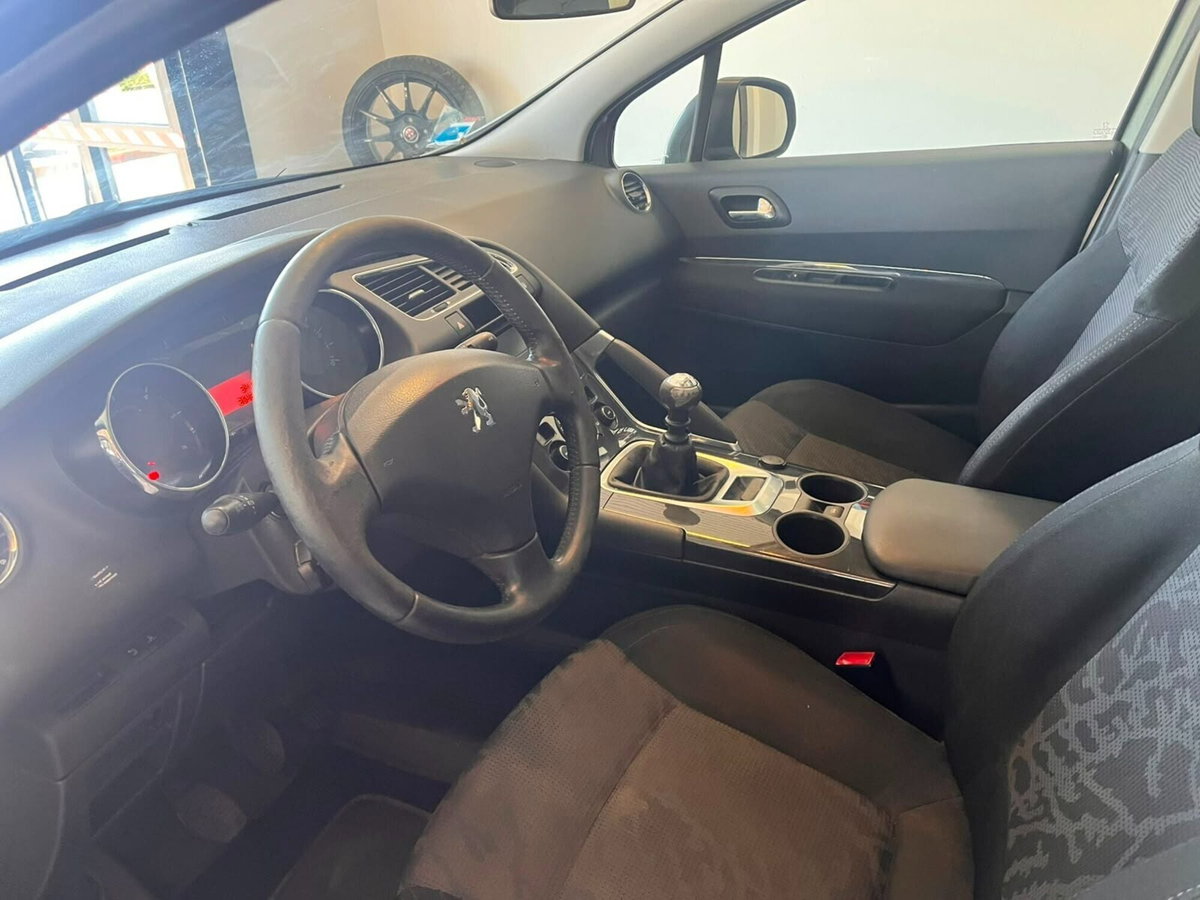 Peugeot 3008 1.6 HDi 110CV Business (6)