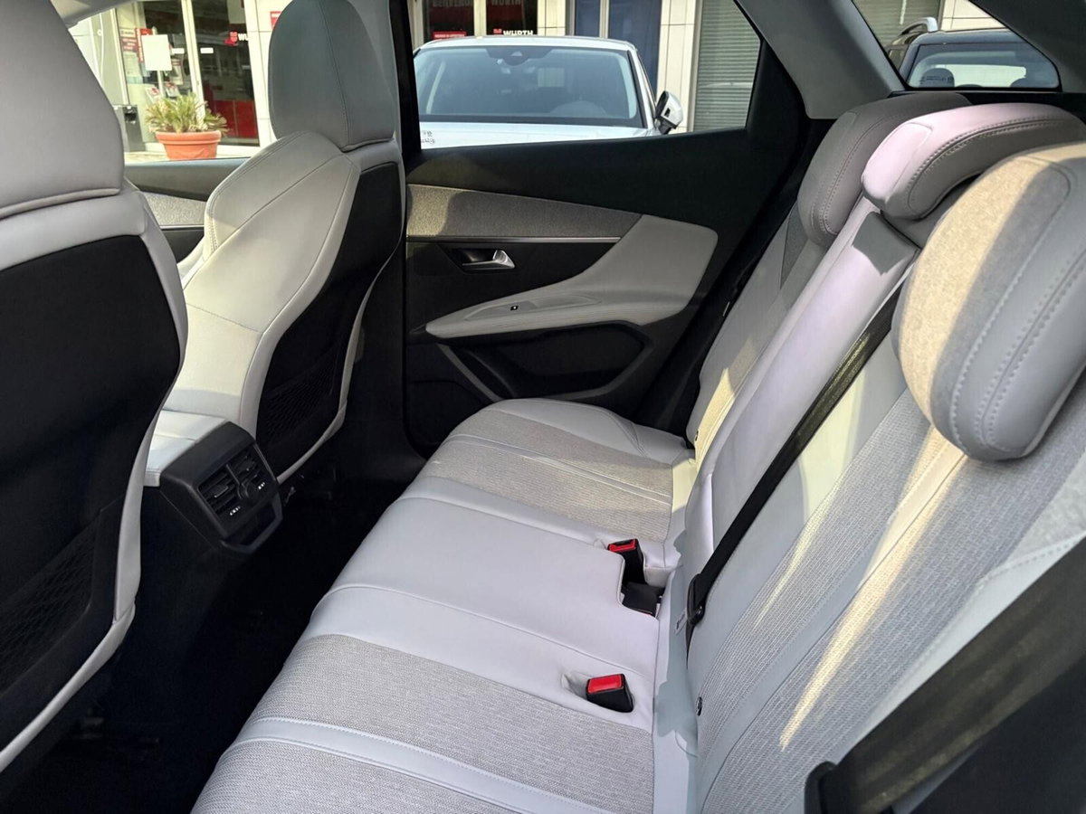 Peugeot 3008 BlueHDi 120 S&S Allure (9)