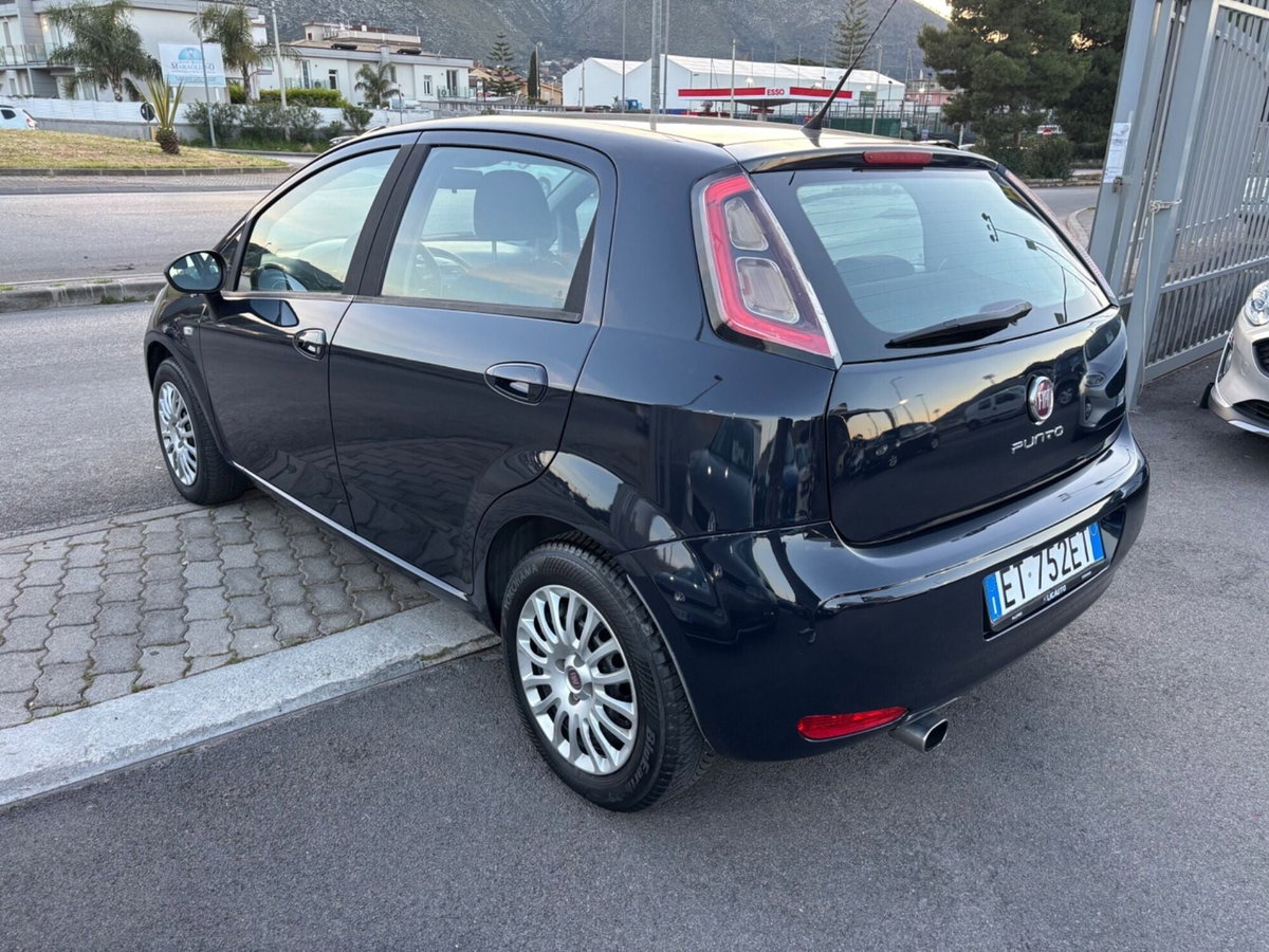 Fiat Punto 1.3 MJT II 75 CV 5 porte Lounge (8)