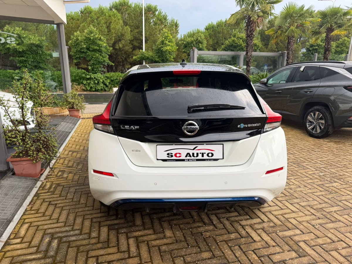 Nissan Leaf N-Connecta (3)