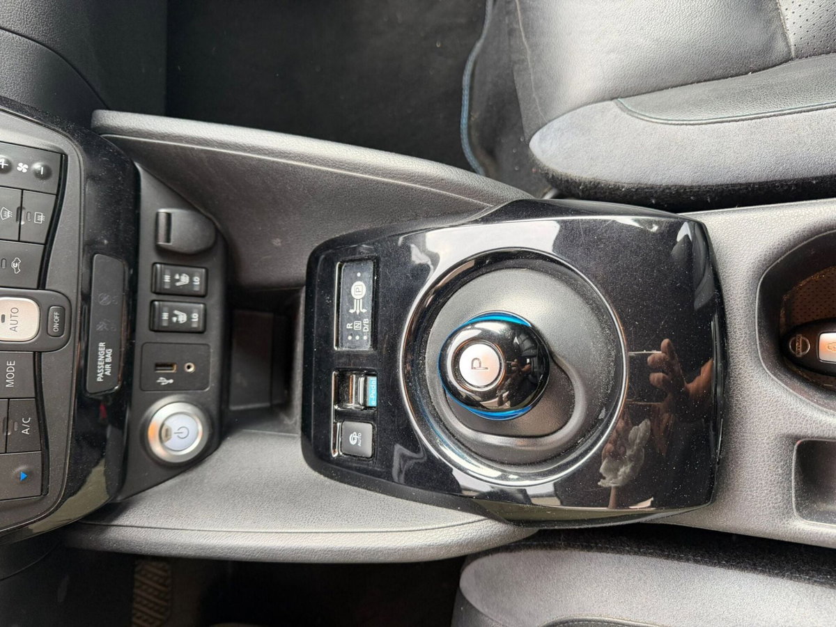 Nissan Leaf N-Connecta (8)