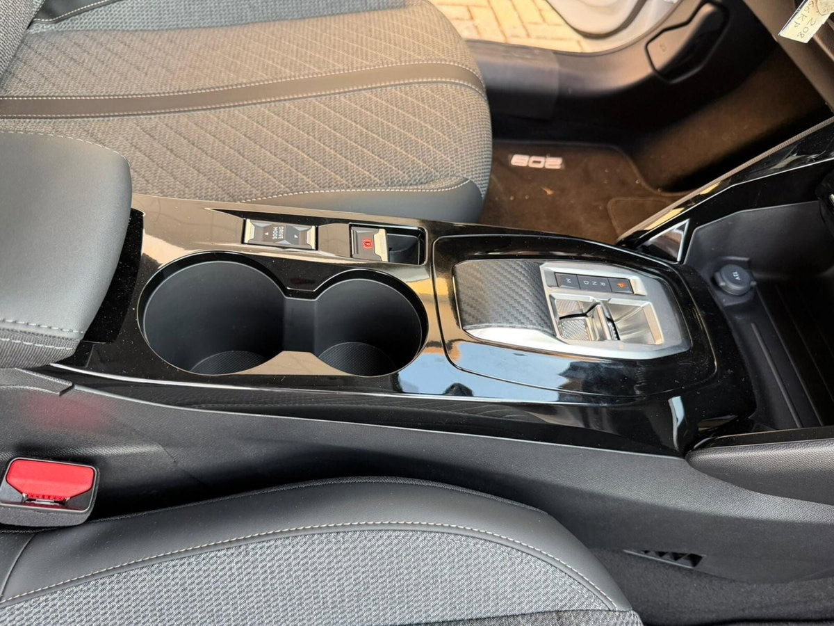 Peugeot 208 Turbo 110 S&S 3 porte Allure (11)