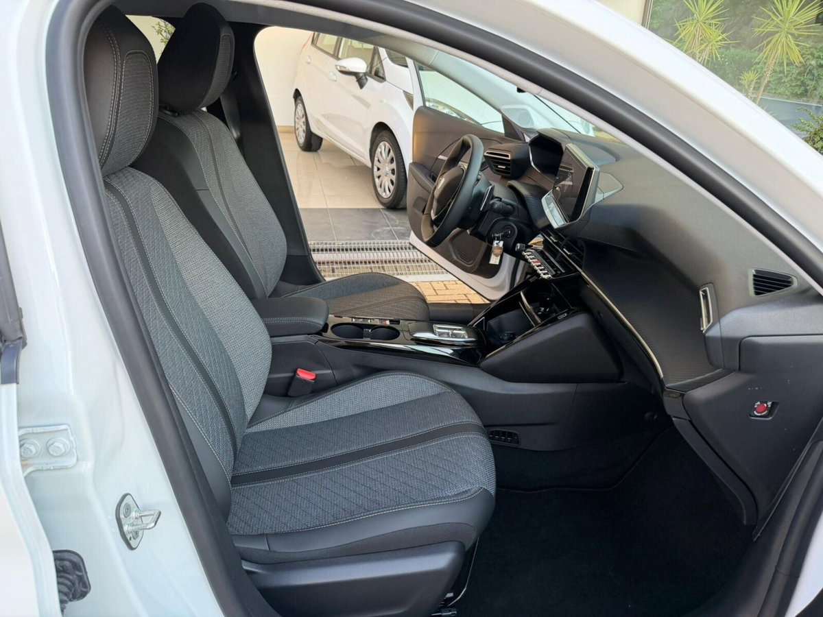 Peugeot 208 Turbo 110 S&S 3 porte Allure (13)