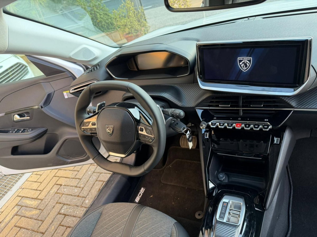 Peugeot 208 Turbo 110 S&S 3 porte Allure (9)