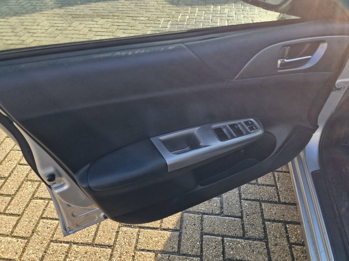 Subaru Impreza 2.0D Sport 4Q (9)