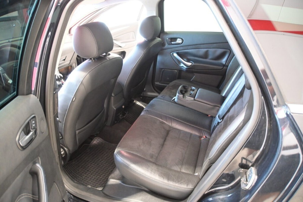 Ford Mondeo 2.0 TDCi 140 CV 5 porte Titanium DPF (11)