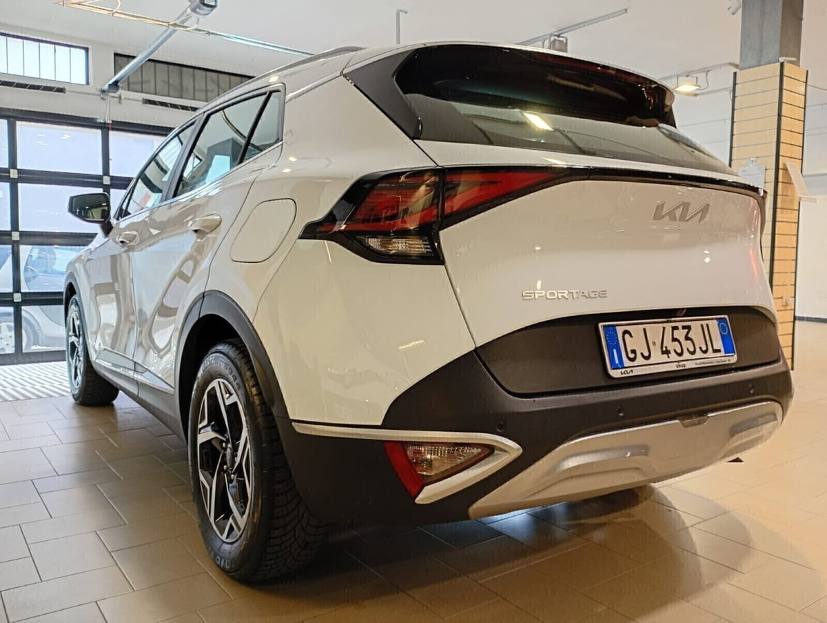 Kia Sportage 1.6 CRDi MHEV Business (8)