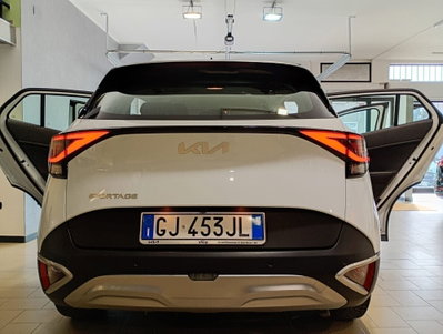 Kia Sportage 1.6 CRDi MHEV Business (9)