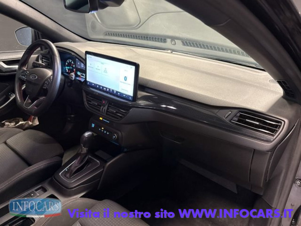 Ford Focus Station Wagon 1.0 EcoBoost Hybrid 155 CV SW ST-Line (12)