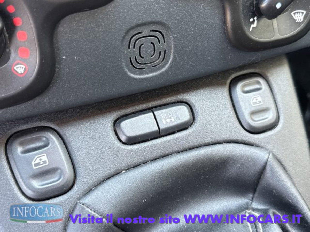Fiat Panda 1.3 MJT 95 CV S&S 4x4 (14)