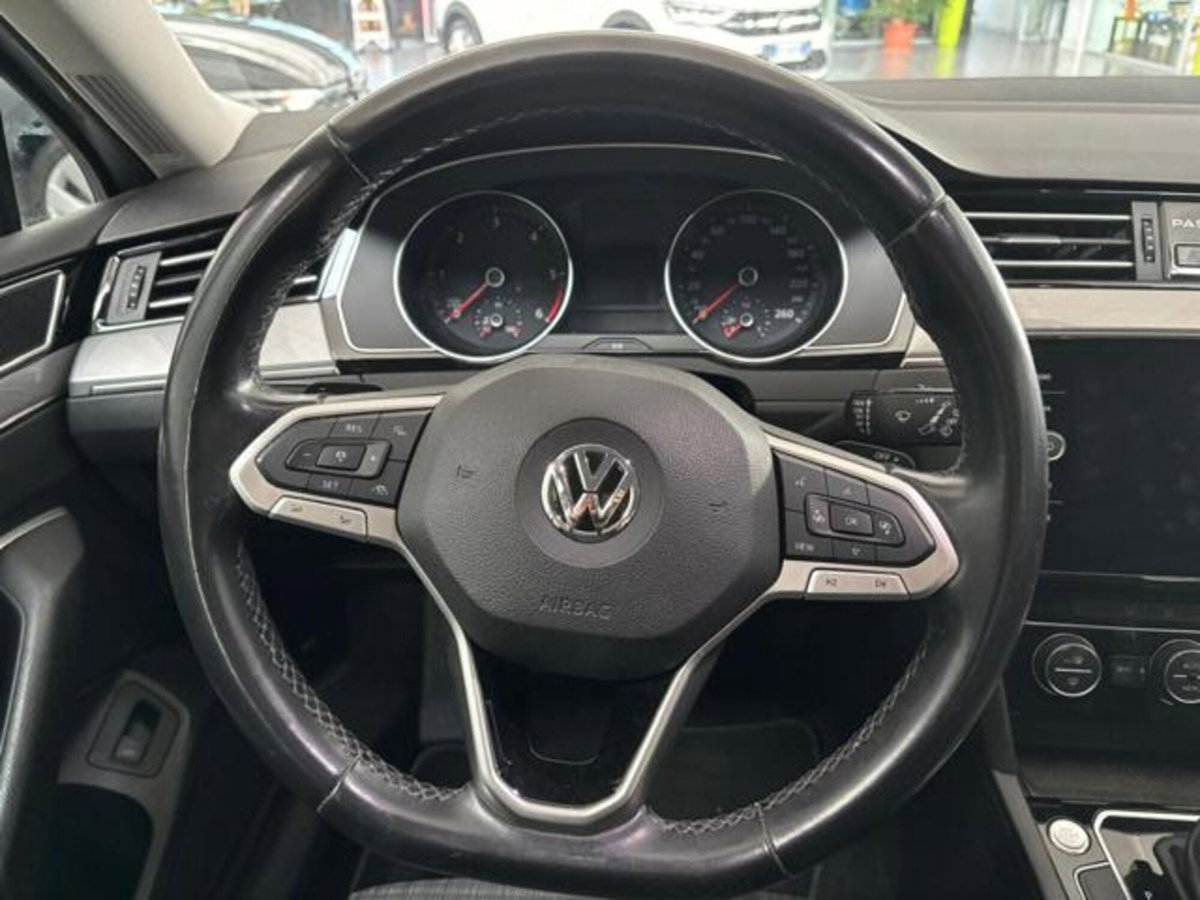 Volkswagen Passat Variant 2.0 TDI SCR EVO DSG Business (11)