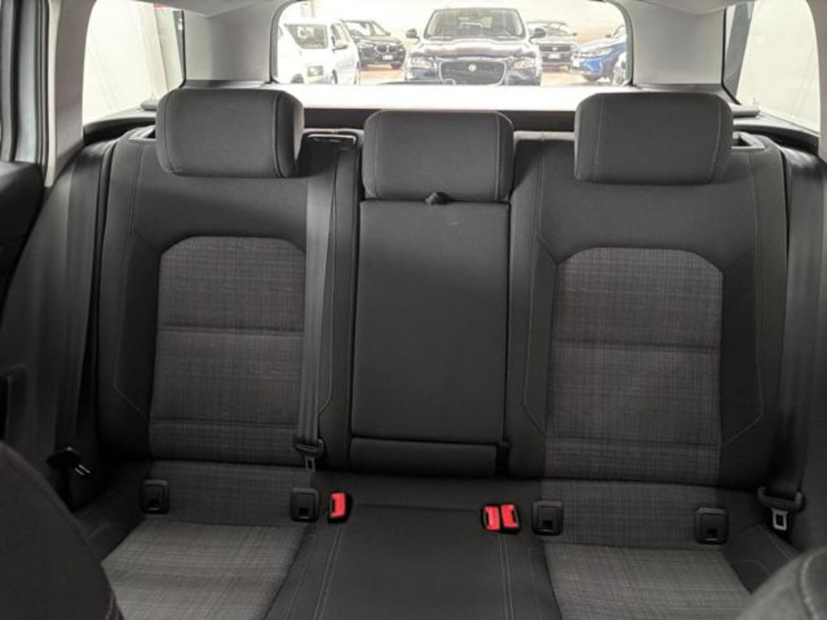 Volkswagen Passat Variant 2.0 TDI SCR EVO DSG Business (15)
