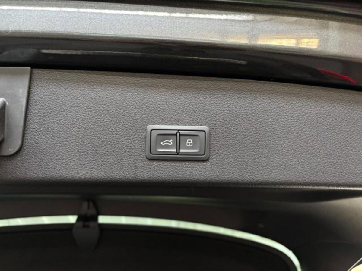 Audi Q8 Sportback 50 S line edition quattro (6)