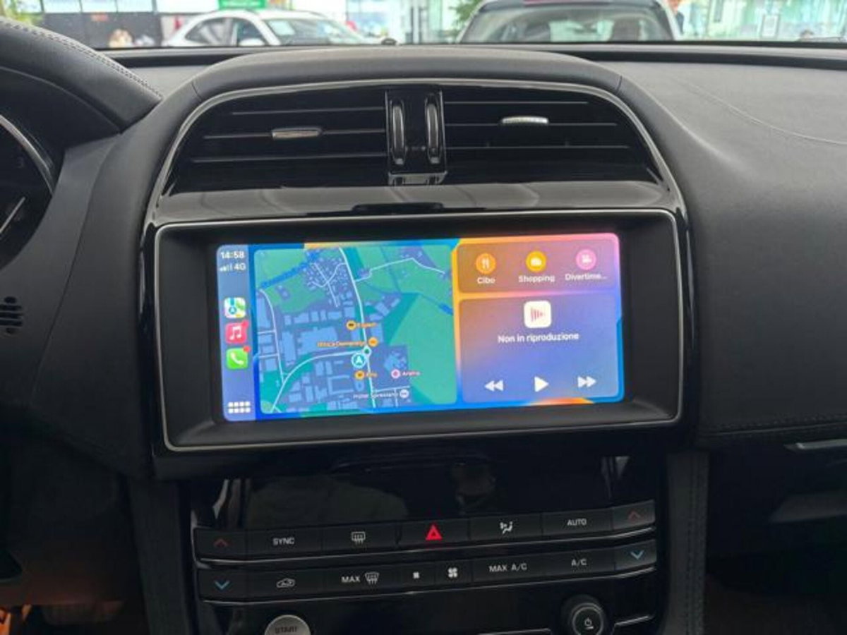 Jaguar F-Pace 2.0 D 180 CV aut. Prestige (10)