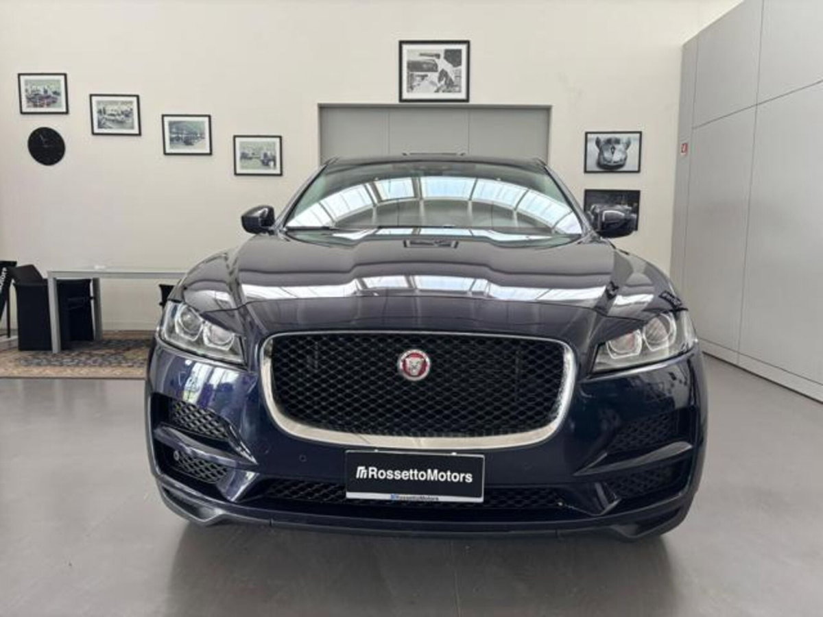 Jaguar F-Pace 2.0 D 180 CV aut. Prestige (2)