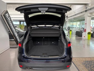 Jaguar F-Pace 2.0 D 180 CV aut. Prestige (6)
