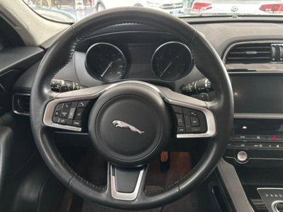 Jaguar F-Pace 2.0 D 180 CV aut. Prestige (9)