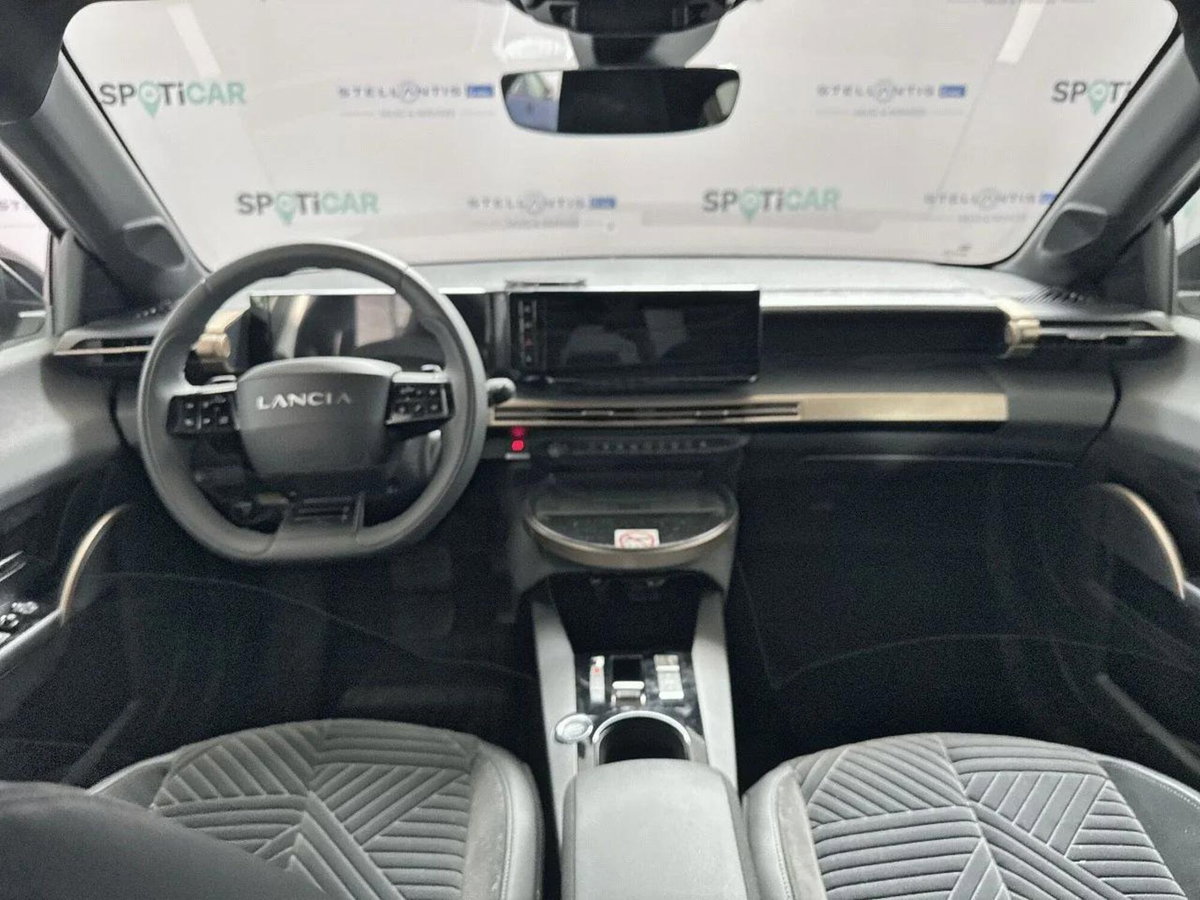 Lancia Ypsilon 1.2 LX 100cv (8)
