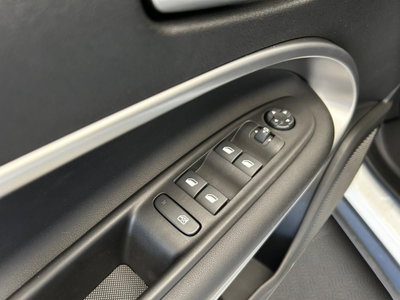 Jeep Avenger full-electric Summit fwd 156cv auto (19)