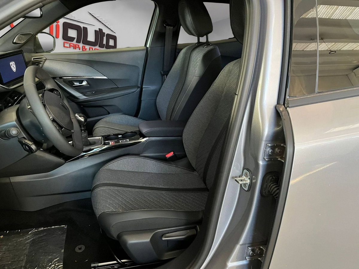 Peugeot 2008 1.2 turbo Allure 100cv (10)