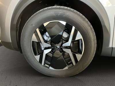 Peugeot 2008 1.2 turbo Allure 100cv (4)