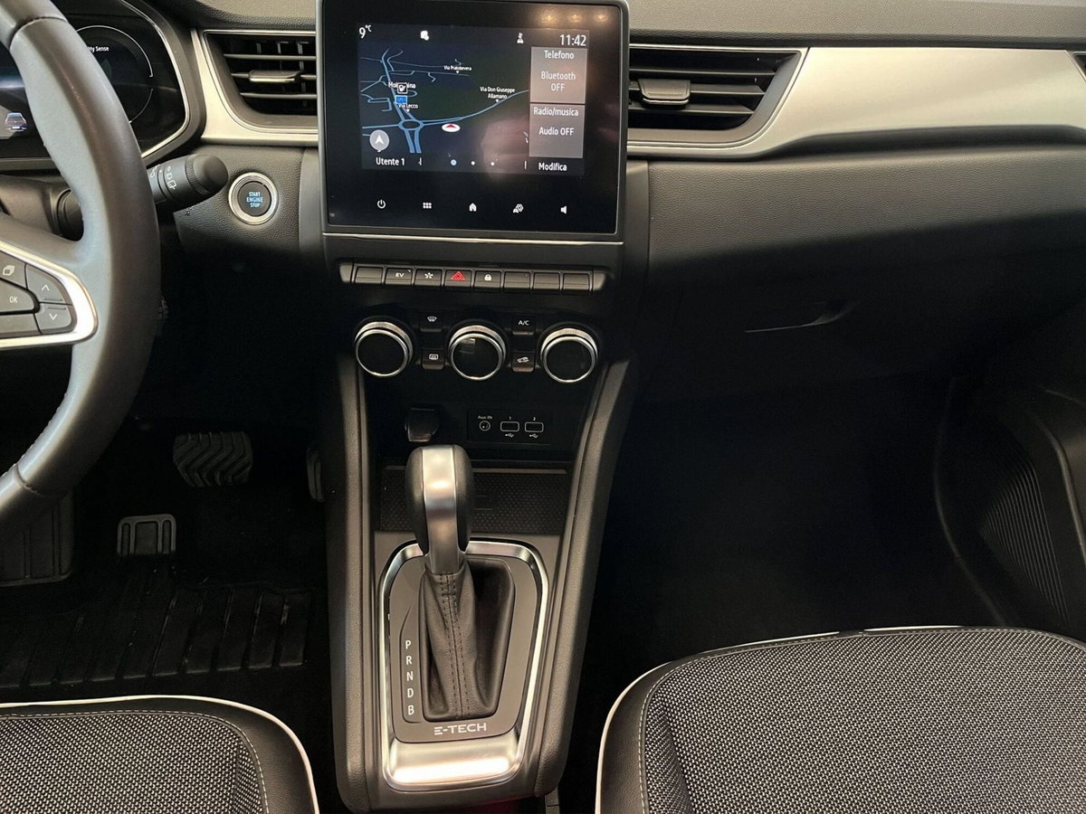 Renault Captur Plug-in Hybrid E-Tech 160 CV Techno (16)