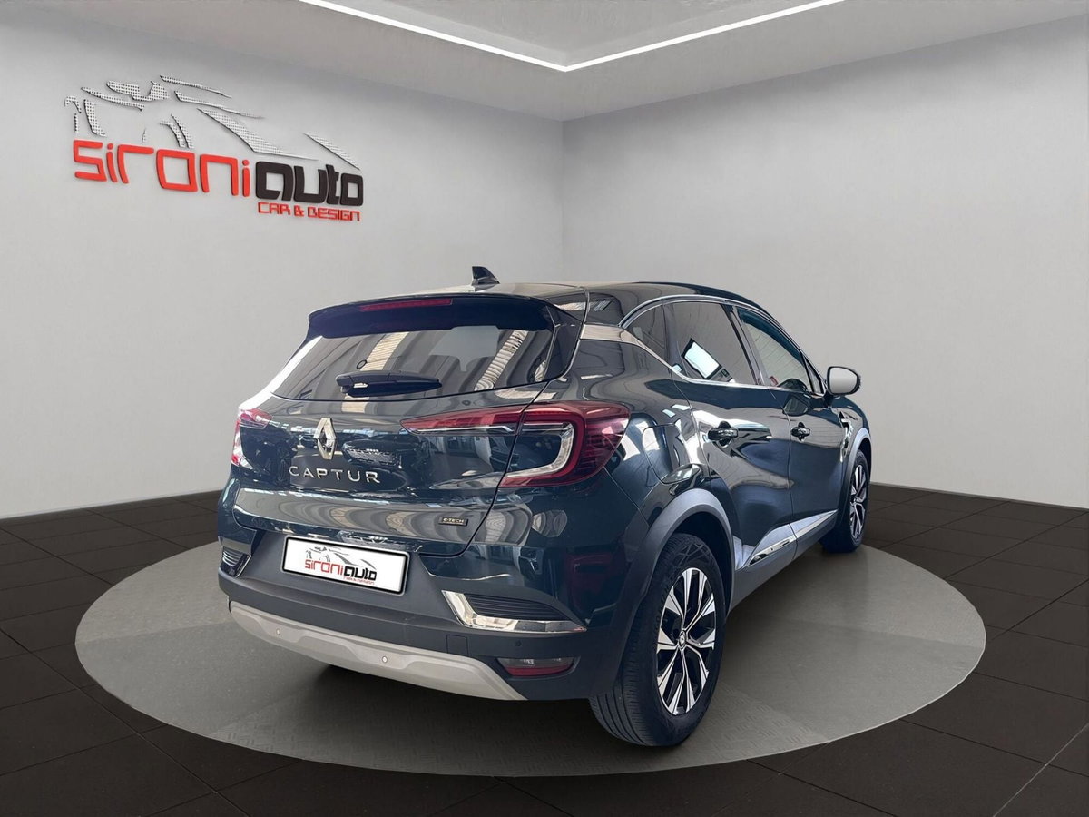 Renault Captur Plug-in Hybrid E-Tech 160 CV Techno (6)
