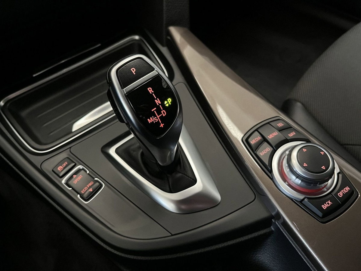 BMW Serie 3 Touring 320d xDrive (17)