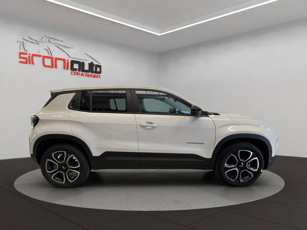 Jeep Avenger 1.2 turbo e-hybrid mhev Summit fwd 110cv edct6 (10)