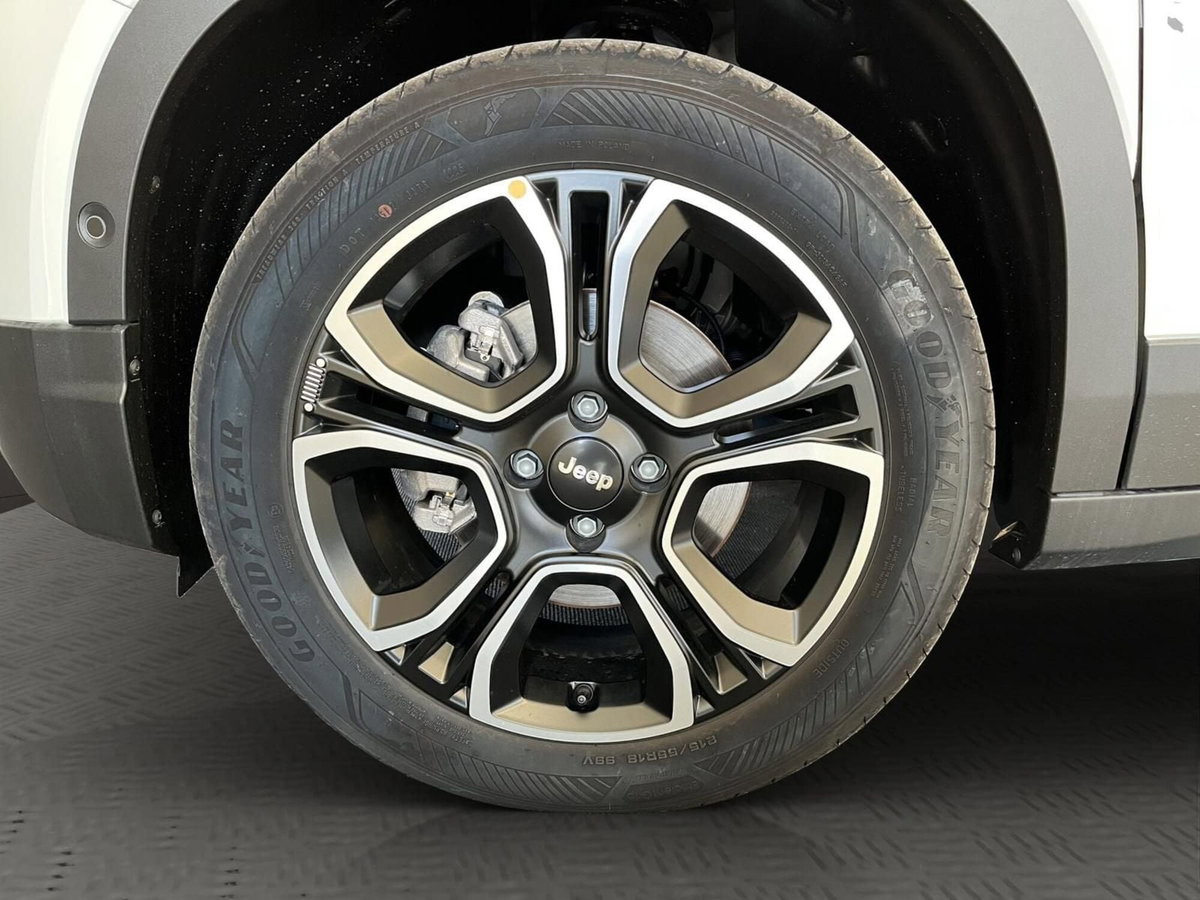 Jeep Avenger 1.2 turbo e-hybrid mhev Summit fwd 110cv edct6 (4)