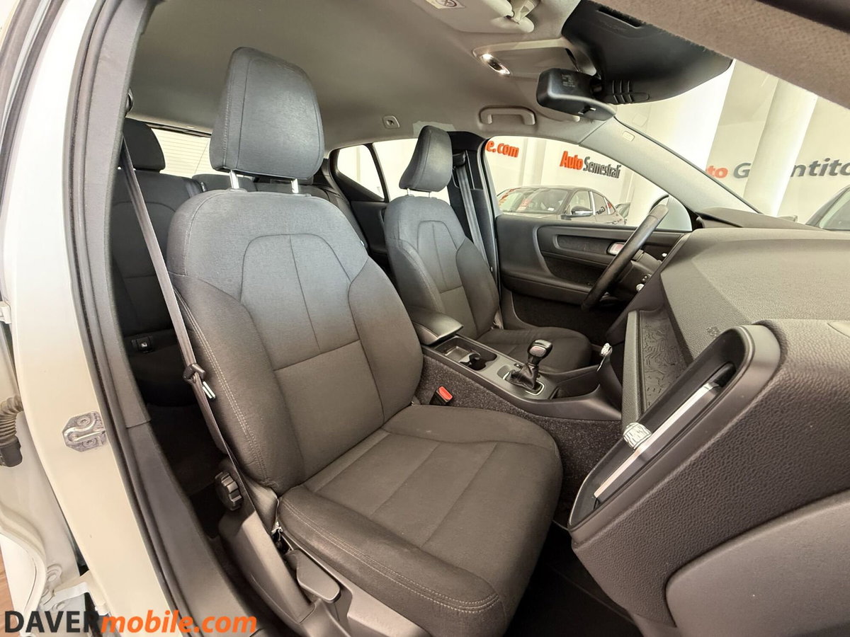 Volvo XC40 D3 Business (11)
