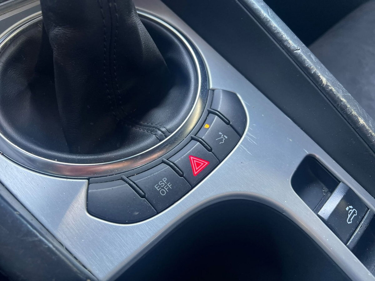 Audi TT Cabrio 2.0 TFSI (12)
