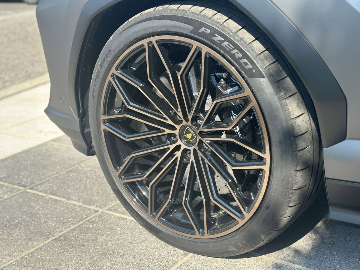 Lamborghini Urus 4.0 V8 phev SE auto (9)