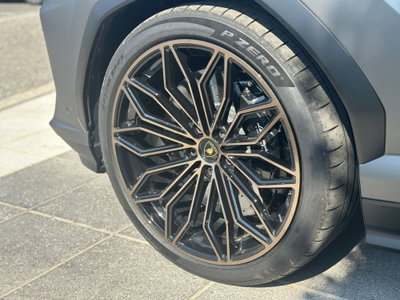Lamborghini Urus 4.0 V8 phev SE auto (9)