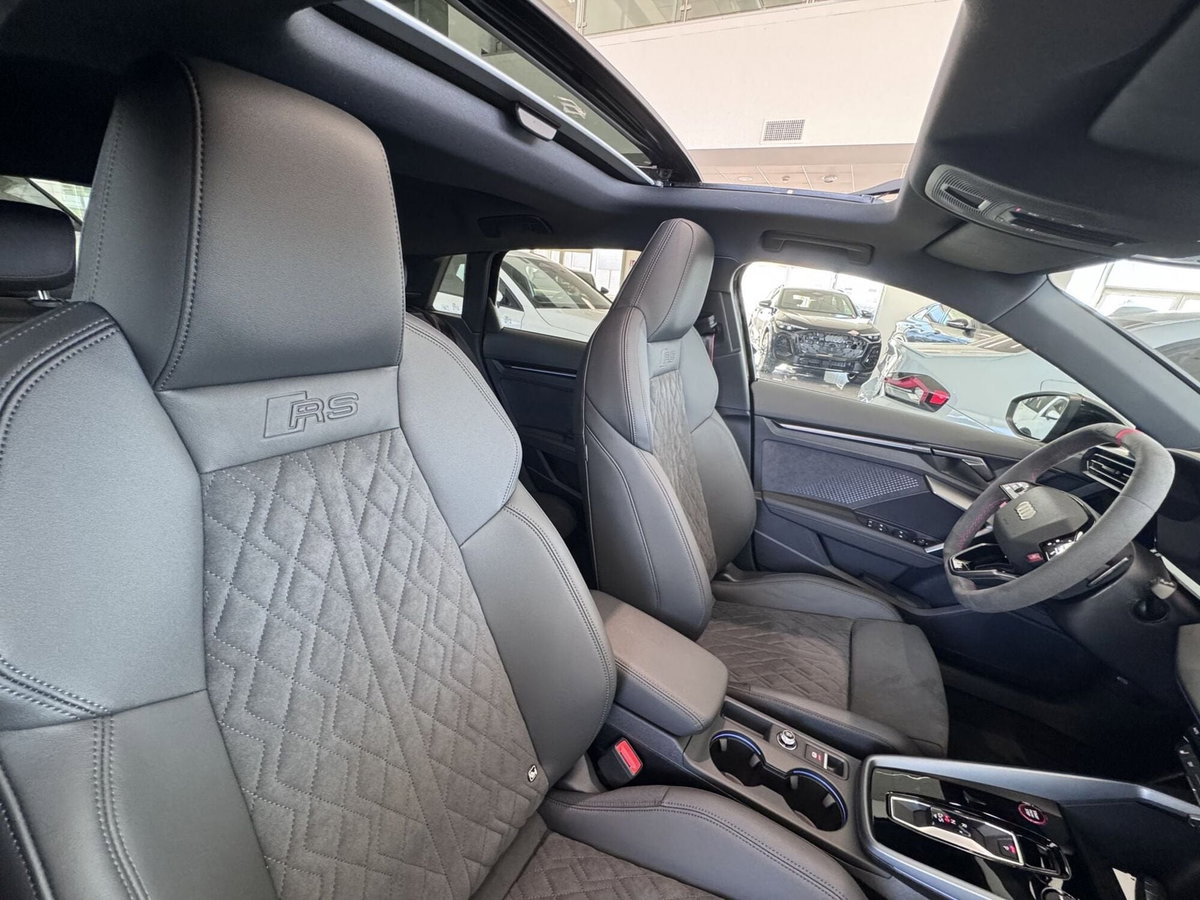 Audi RS 3 Sportback 3 TFSI quattro S tronic (18)