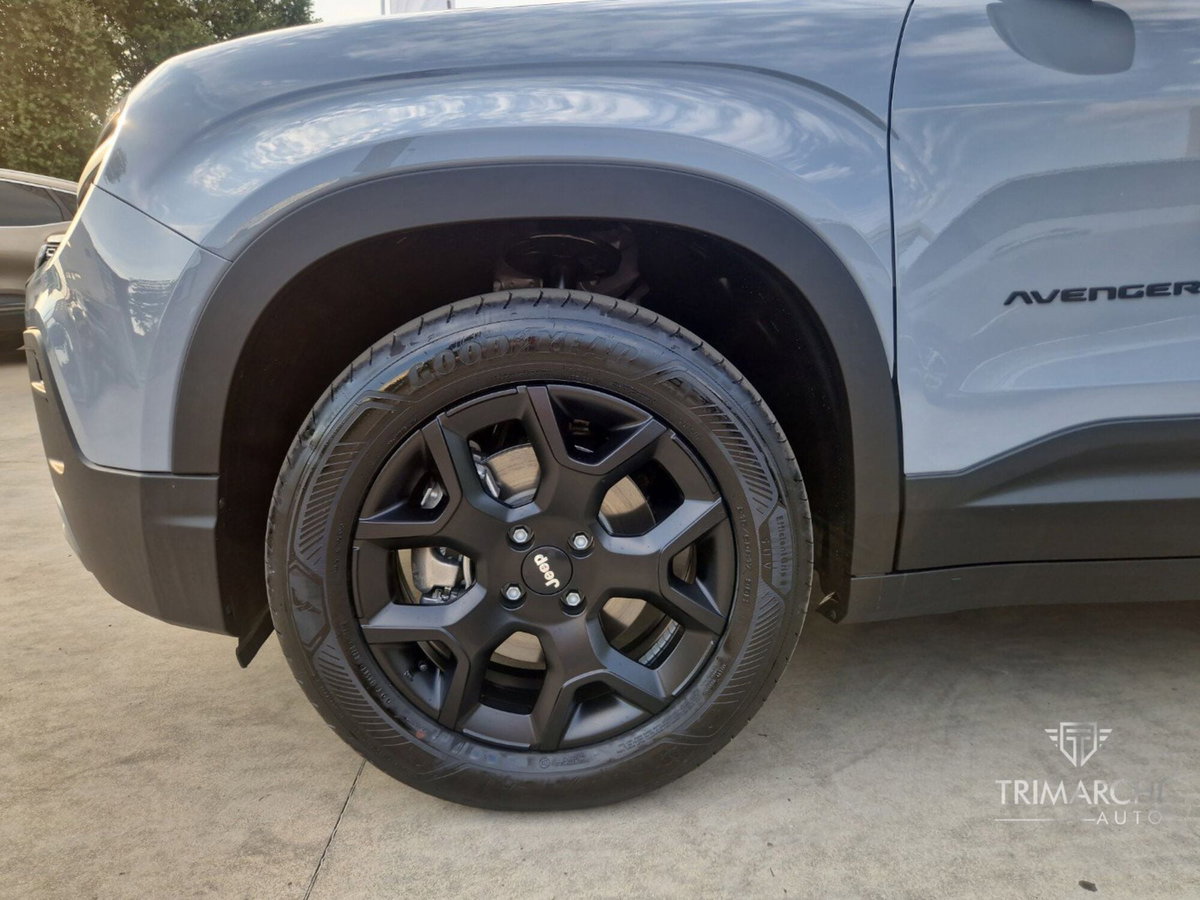 Jeep Avenger 1.2 turbo e-hybrid mhev Black Edition fwd 110cv edct6 (8)