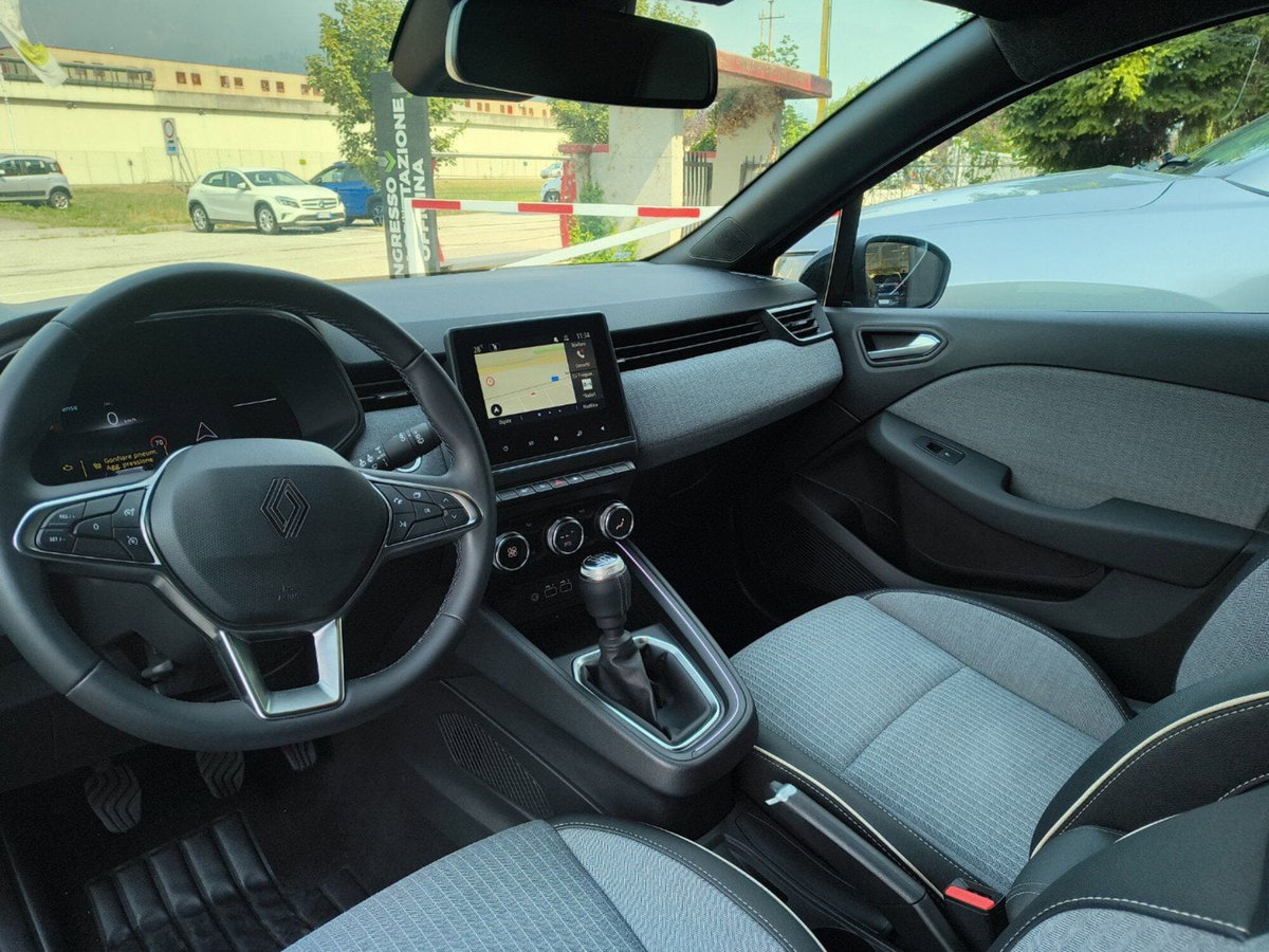 Renault Clio TCe 90 CV 5 porte Techno (11)
