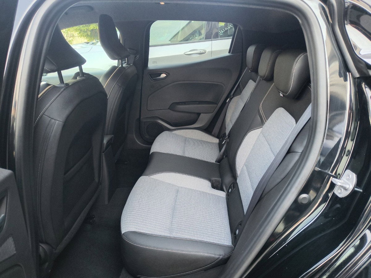 Renault Clio TCe 90 CV 5 porte Techno (12)