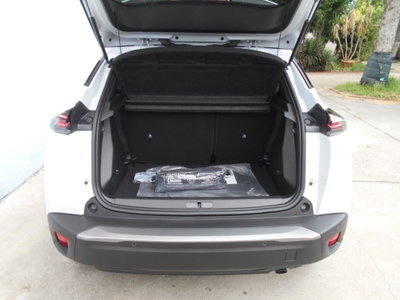Peugeot 2008 PureTech 100 S&S Allure (10)