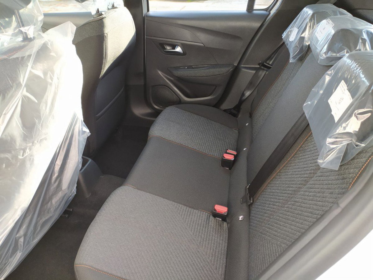Peugeot 208 PureTech 100 Stop&Start 5 porte GT (15)