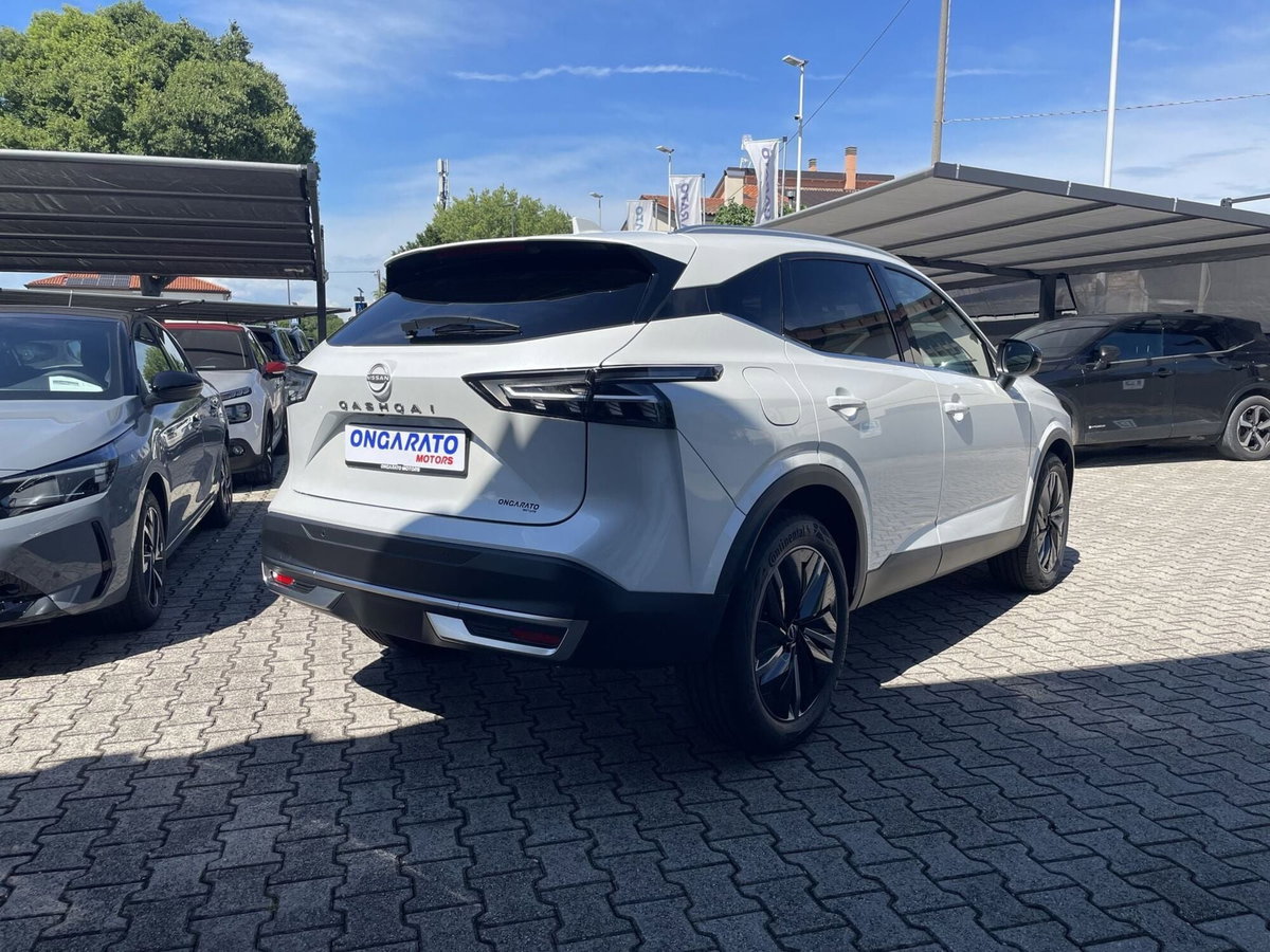 Nissan Qashqai 1.3 mhev Tekna 4wd 158cv xtronic (5)