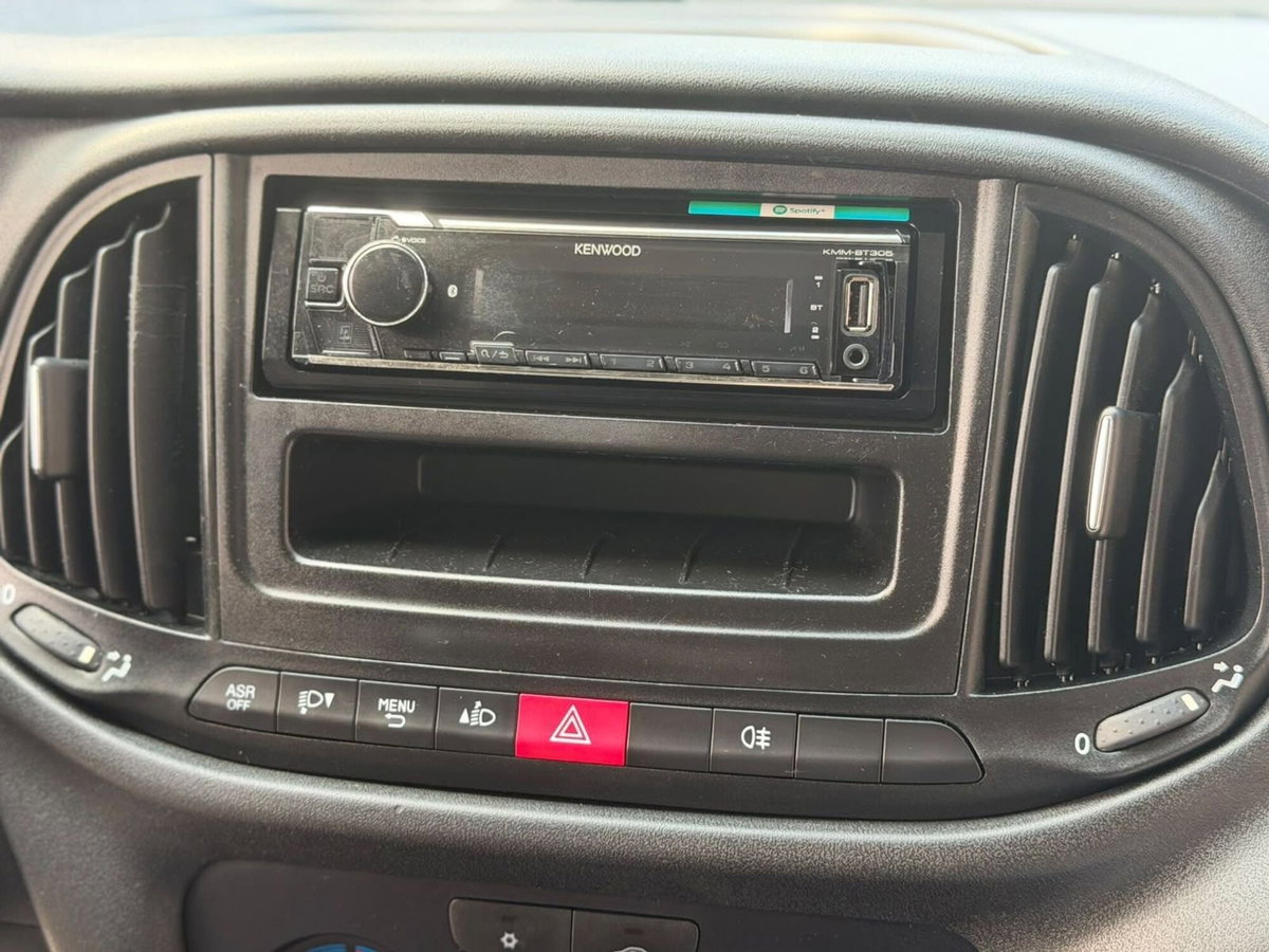 Fiat Doblò 1.6 MJT 16V 120CV Lounge Maxi (13)