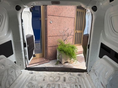 Fiat Doblò 1.6 MJT 16V 120CV Lounge Maxi (18)