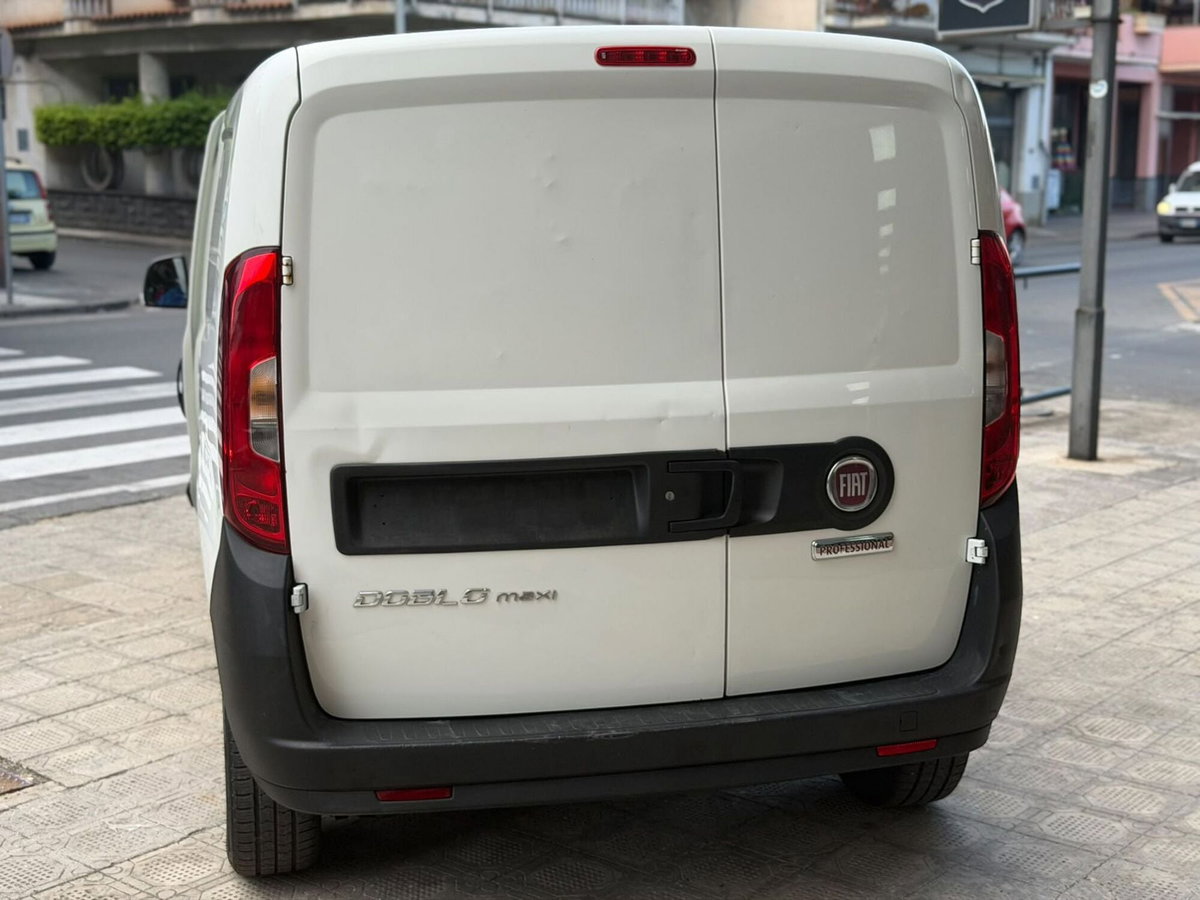 Fiat Doblò 1.6 MJT 16V 120CV Lounge Maxi (19)