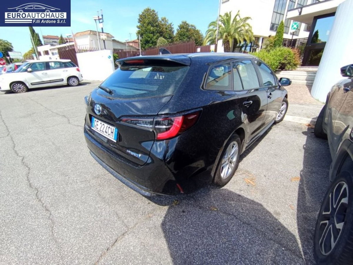 Toyota Corolla Touring Sports 1.8 Hybrid Business (2)