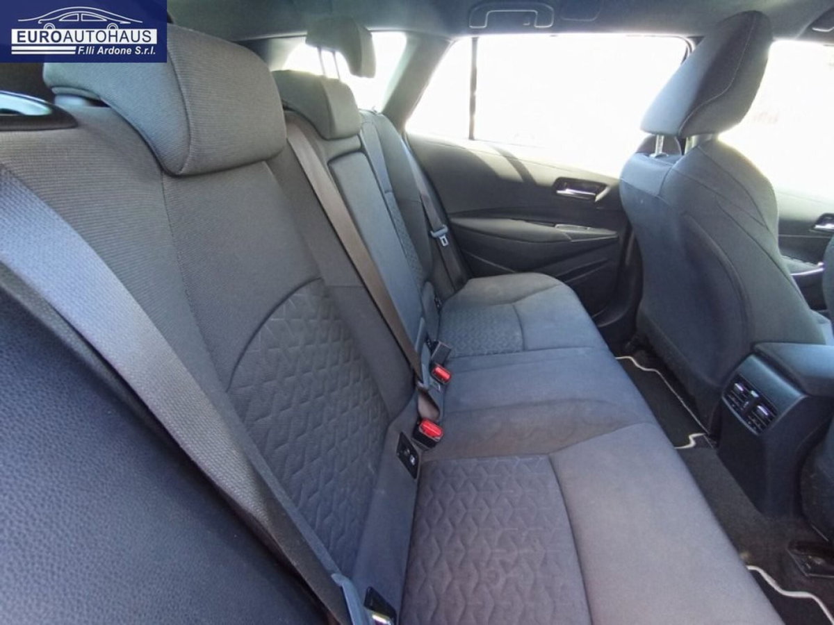 Toyota Corolla Touring Sports 1.8 Hybrid Business (3)
