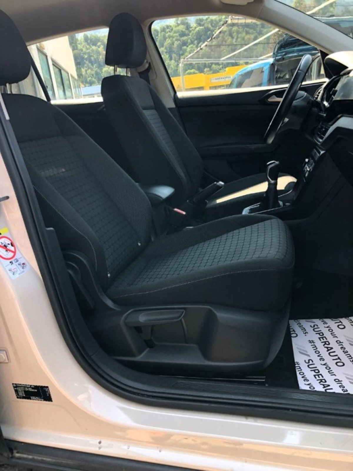 Volkswagen T-Cross 1.0 TSI Style BMT (11)