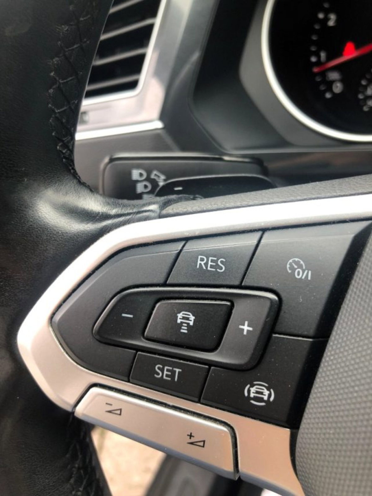 Volkswagen Tiguan 1.5 TSI 150 CV DSG ACT R-Line (17)
