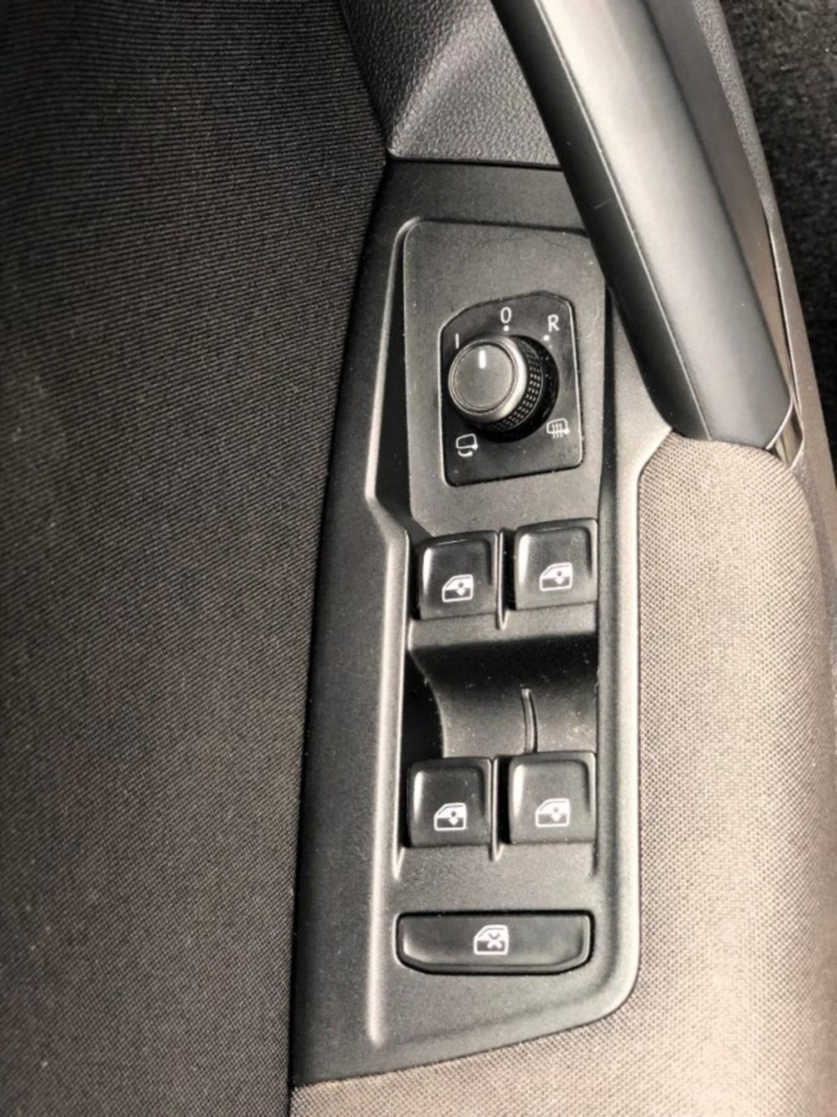 Volkswagen Tiguan 1.5 TSI 150 CV DSG ACT R-Line (19)